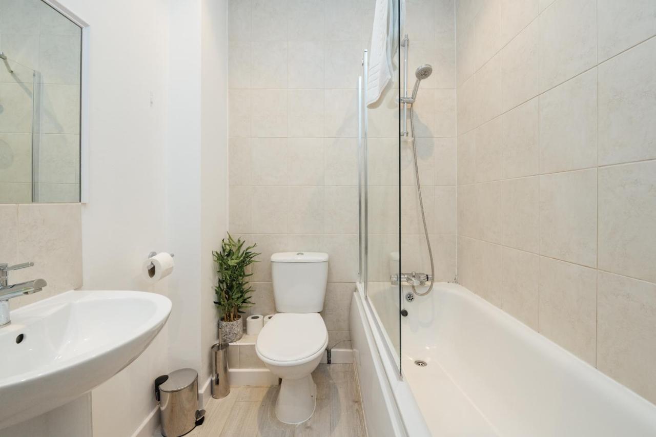Apartmán Stunning & Stylish 2 Bed Flat In West Londýn Exteriér fotografie