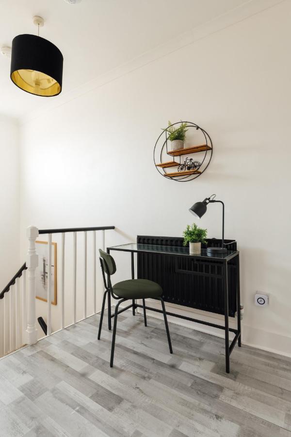 Apartmán Stunning & Stylish 2 Bed Flat In West Londýn Exteriér fotografie